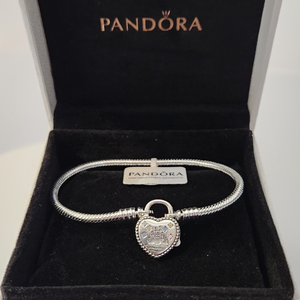Pandora Moments Disneyland Heart Charm Snake Chain Bracelet Size 7.1 inches